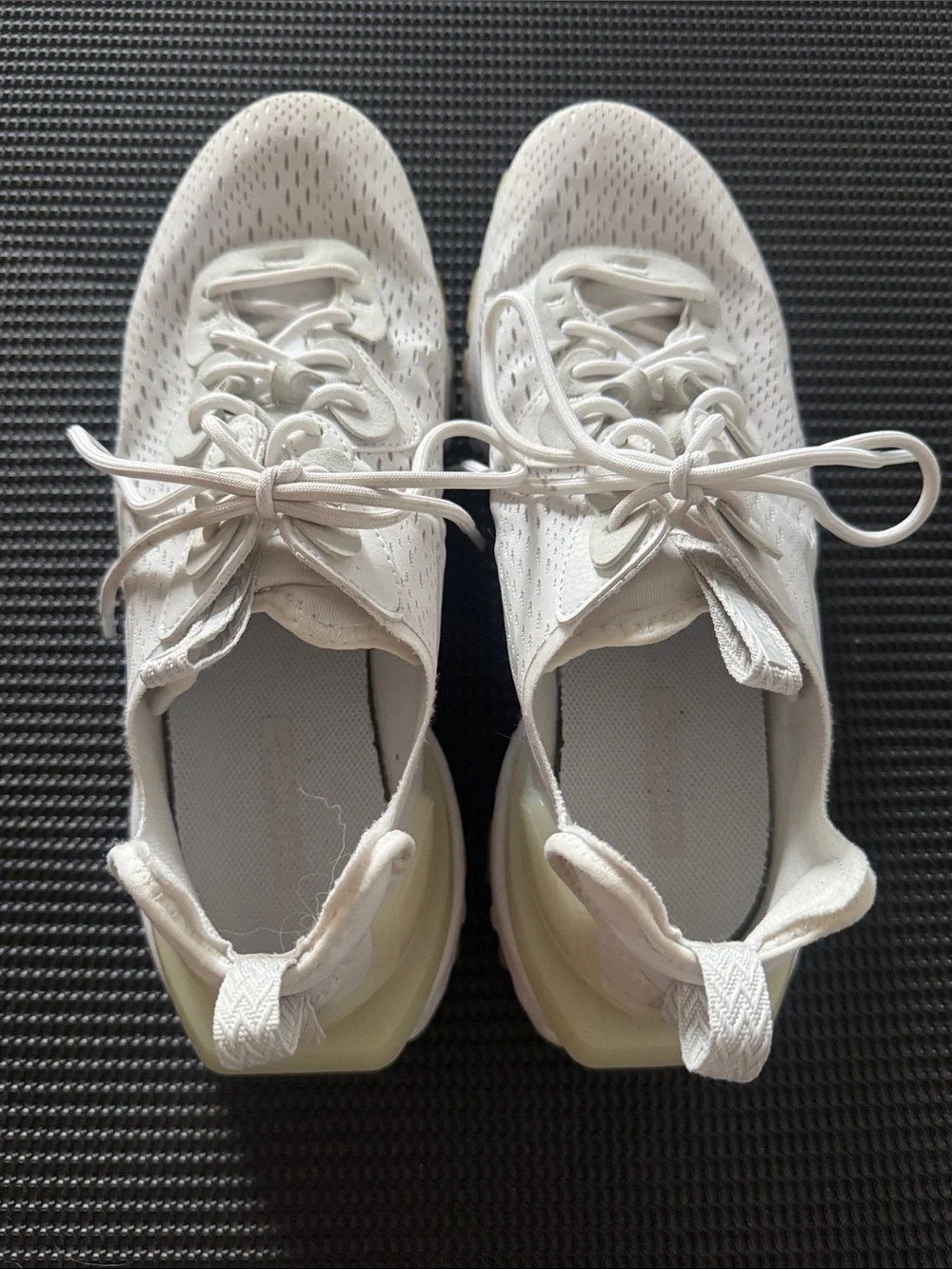 Nike White and Light Cream Men's Athletic Running Shoes
